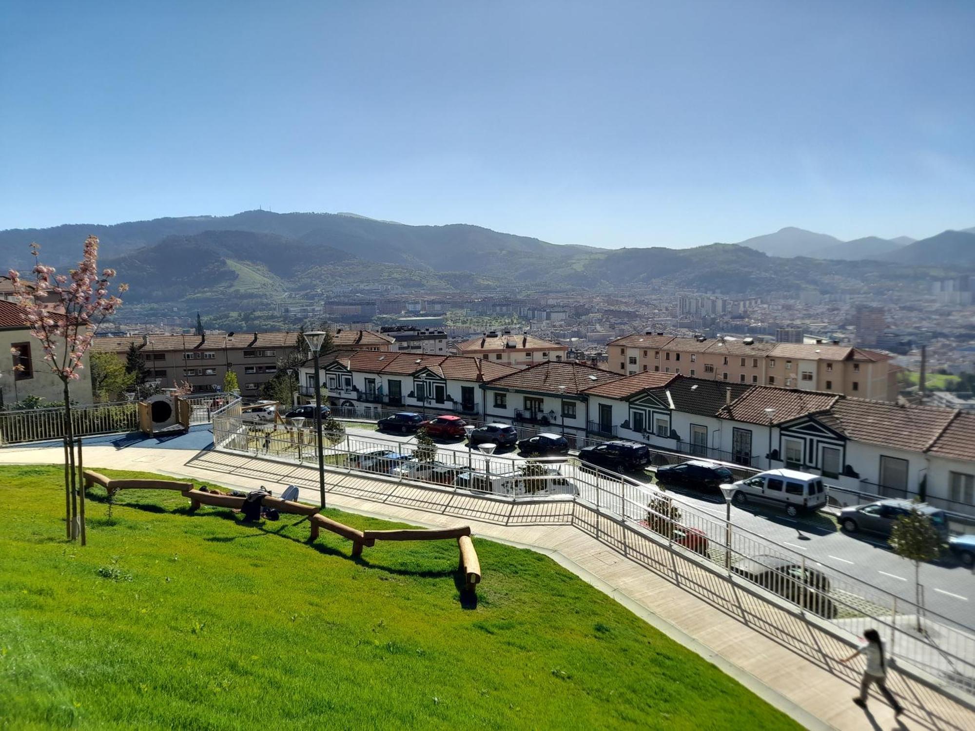 Calida Estancia Descubre La Ciudad Bilbao Exterior photo